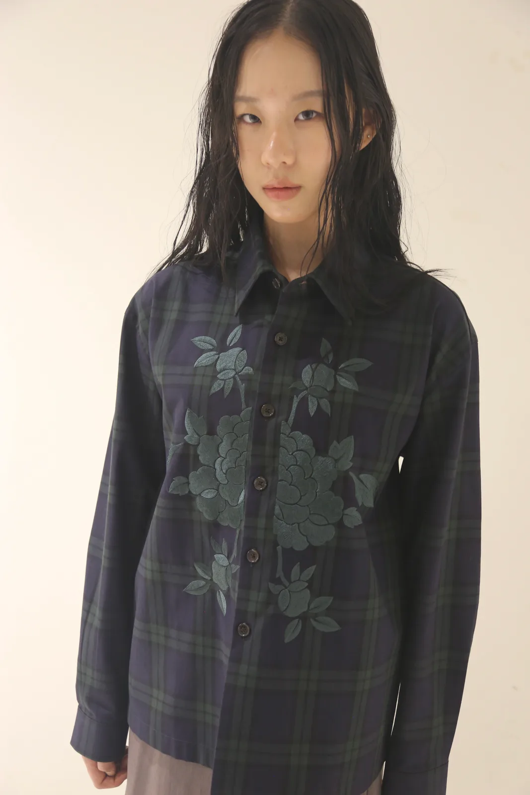 Symmetrical 모란 Embroidered Shirt Jacket