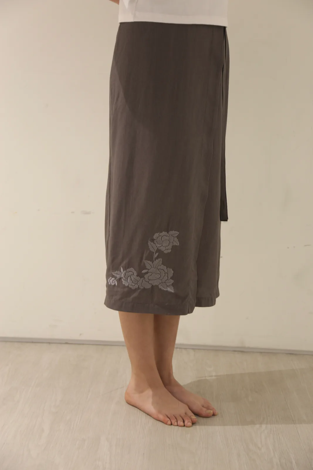 Butterfly Embroidered Wrap Skirt - Modula r 2